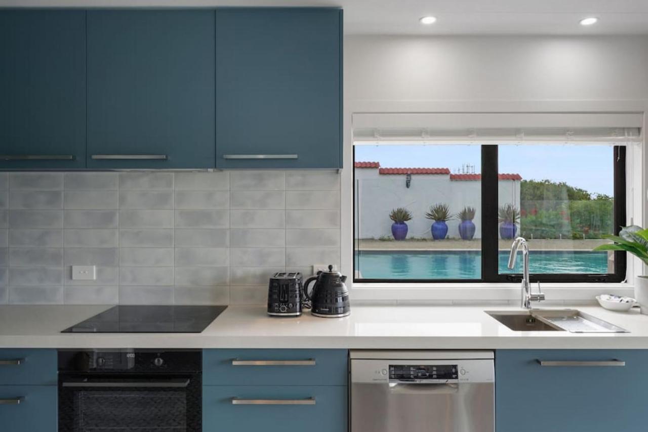 Magnificent Beachfront Mansion - Pool - Fireplace Auckland Ngoại thất bức ảnh