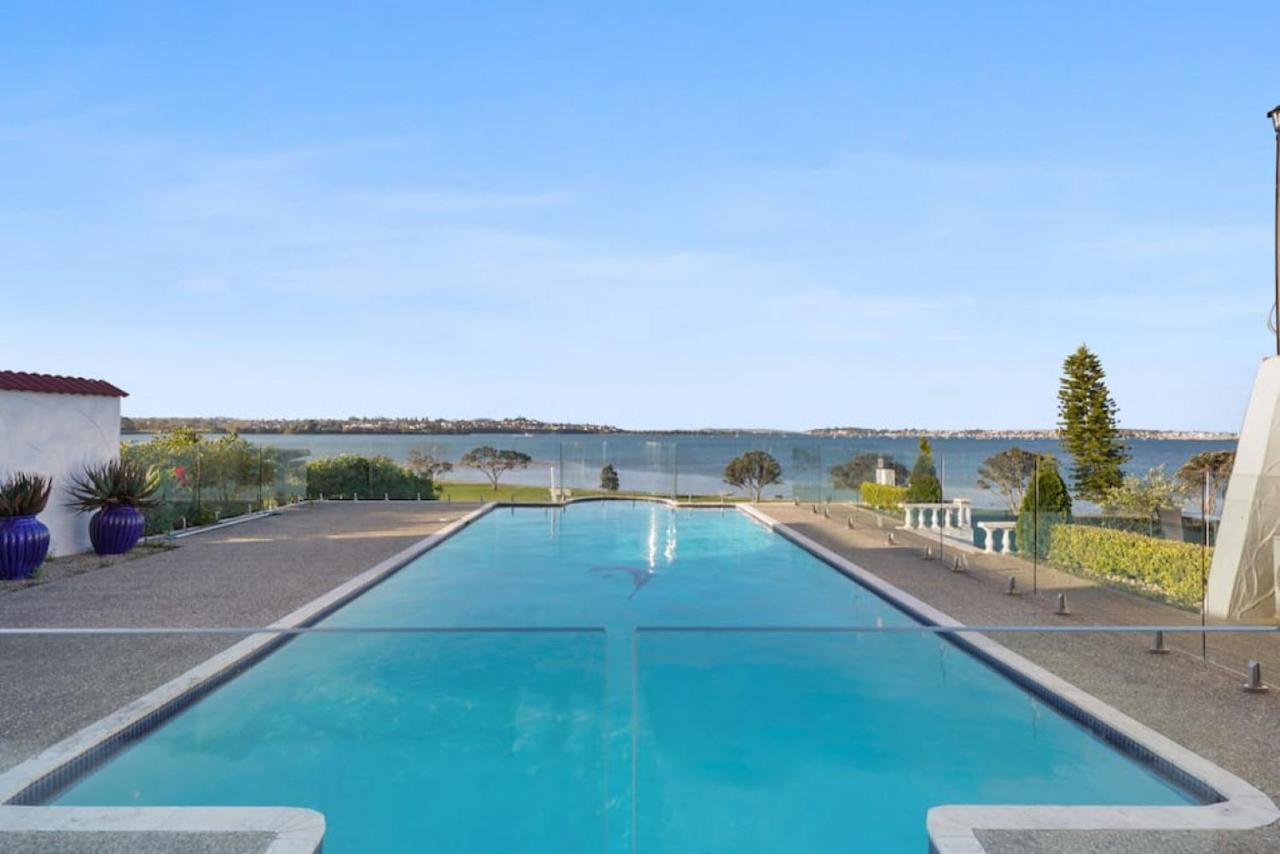 Magnificent Beachfront Mansion - Pool - Fireplace Auckland Ngoại thất bức ảnh