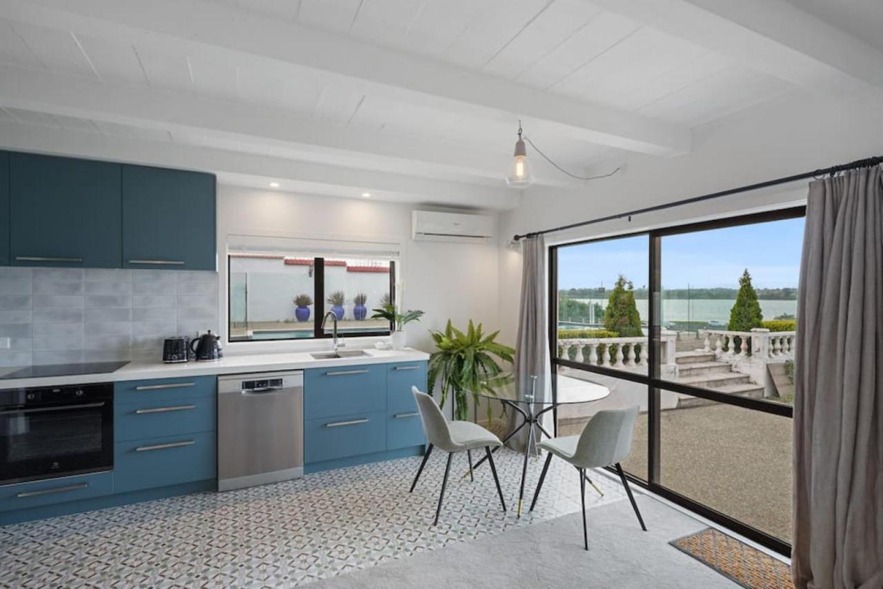 Magnificent Beachfront Mansion - Pool - Fireplace Auckland Ngoại thất bức ảnh