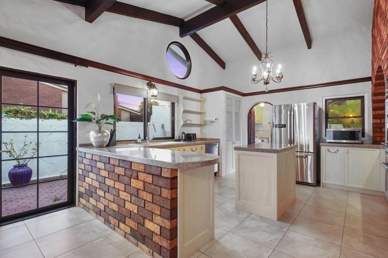 Magnificent Beachfront Mansion - Pool - Fireplace Auckland Ngoại thất bức ảnh